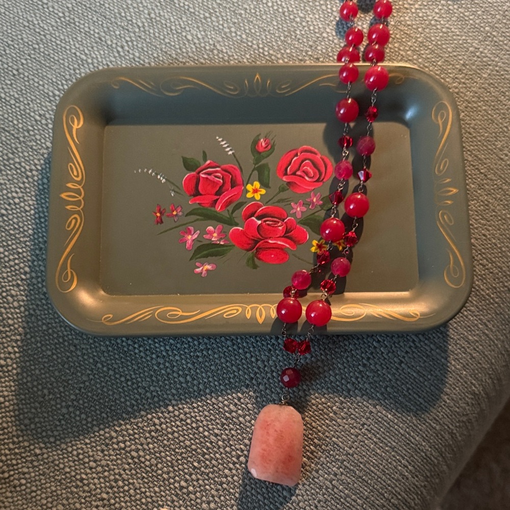 🛍️Elegant Red Beaded Necklace🛍️